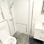 Geraeumiges City-apartment Mit 2 Badezimmer Und Parkplaetzen D46-og * Oldenburg
