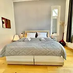 Geraeumiges City-apartment Mit 2 Badezimmer Und Parkplaetzen D46-og