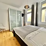 Geraeumiges City-apartment Mit 2 Badezimmer Und Parkplaetzen D46-og 公寓