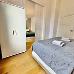 Geraeumiges City-apartment Mit 2 Badezimmer Und Parkplaetzen D46-og *