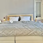 Lejlighed Geraeumiges City-apartment Mit 2 Badezimmer Und Parkplaetzen D46-og