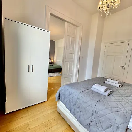Apartamento Geraeumiges City-apartment Mit 2 Badezimmer Und Parkplaetzen D46-og