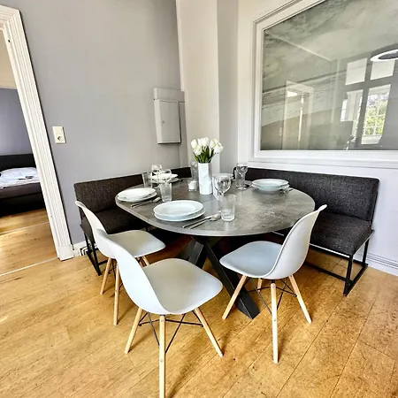 Geraeumiges City-apartment Mit 2 Badezimmer Und Parkplaetzen D46-og *