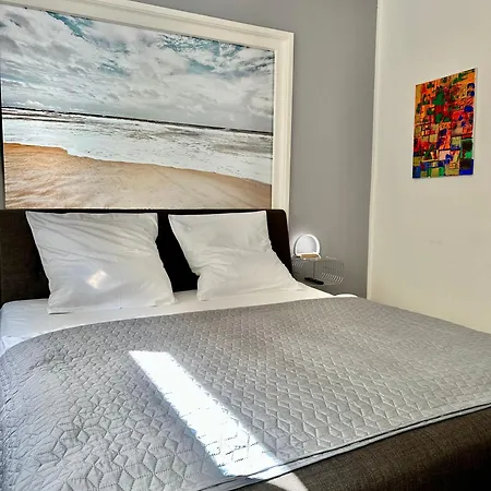 Geraeumiges City-apartment Mit 2 Badezimmer Und Parkplaetzen D46-og * Oldenburg