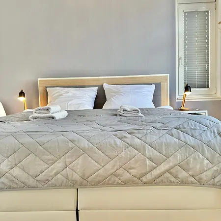 Daire Geraeumiges City-apartment Mit 2 Badezimmer Und Parkplaetzen D46-og