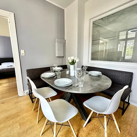 Apartment Geraeumiges City-apartment Mit 2 Badezimmer Und Parkplaetzen D46-og Oldenburg