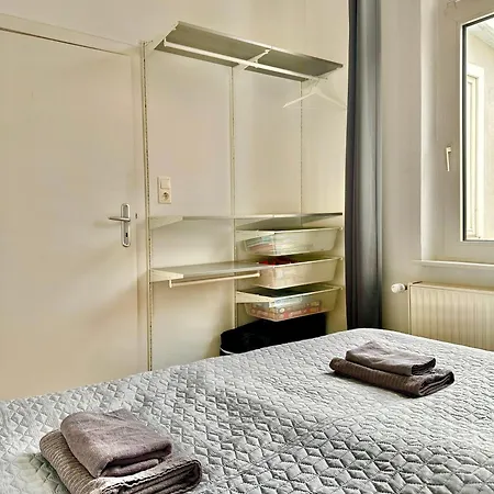 Geraeumiges City-apartment Mit 2 Badezimmer Und Parkplaetzen D46-og