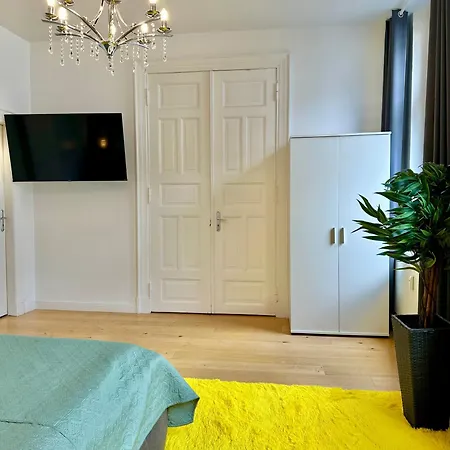 Geraeumiges City-apartment Mit 2 Badezimmer Und Parkplaetzen D46-og Apartment