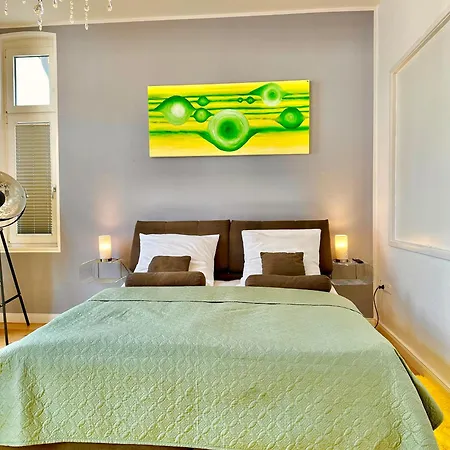 Daire Geraeumiges City-apartment Mit 2 Badezimmer Und Parkplaetzen D46-og