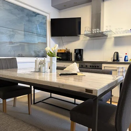 Geräumiges City-apartment Mit 2 Badezimmer Und Parkplätzen D46-og *