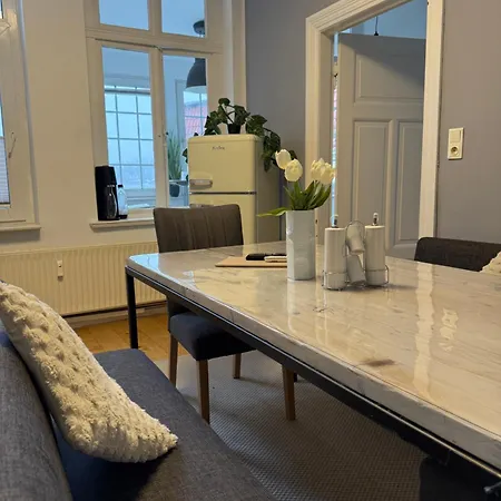 Geraeumiges City-apartment Mit 2 Badezimmer Und Parkplaetzen D46-og *