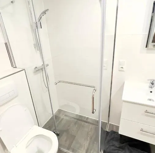 Geraeumiges City-apartment Mit 2 Badezimmer Und Parkplaetzen D46-og * Oldenburg