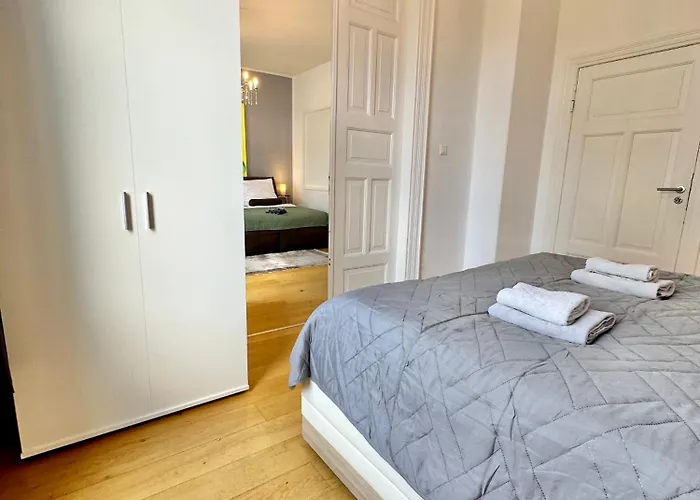 Geraeumiges City-apartment Mit 2 Badezimmer Und Parkplaetzen D46-og *