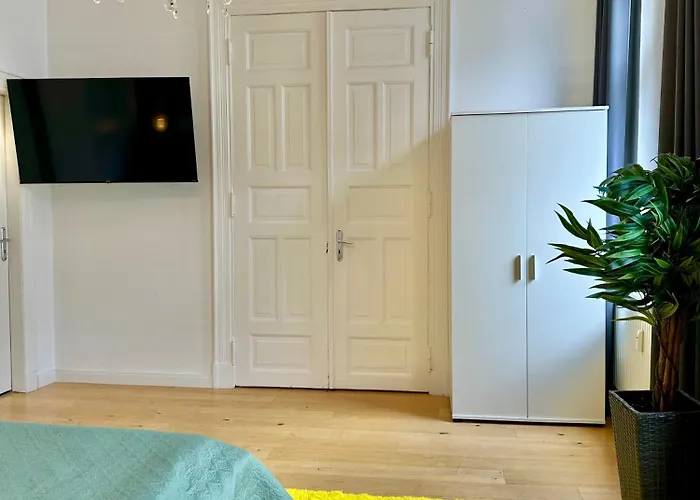 Geraeumiges City-apartment Mit 2 Badezimmer Und Parkplaetzen D46-og Daire